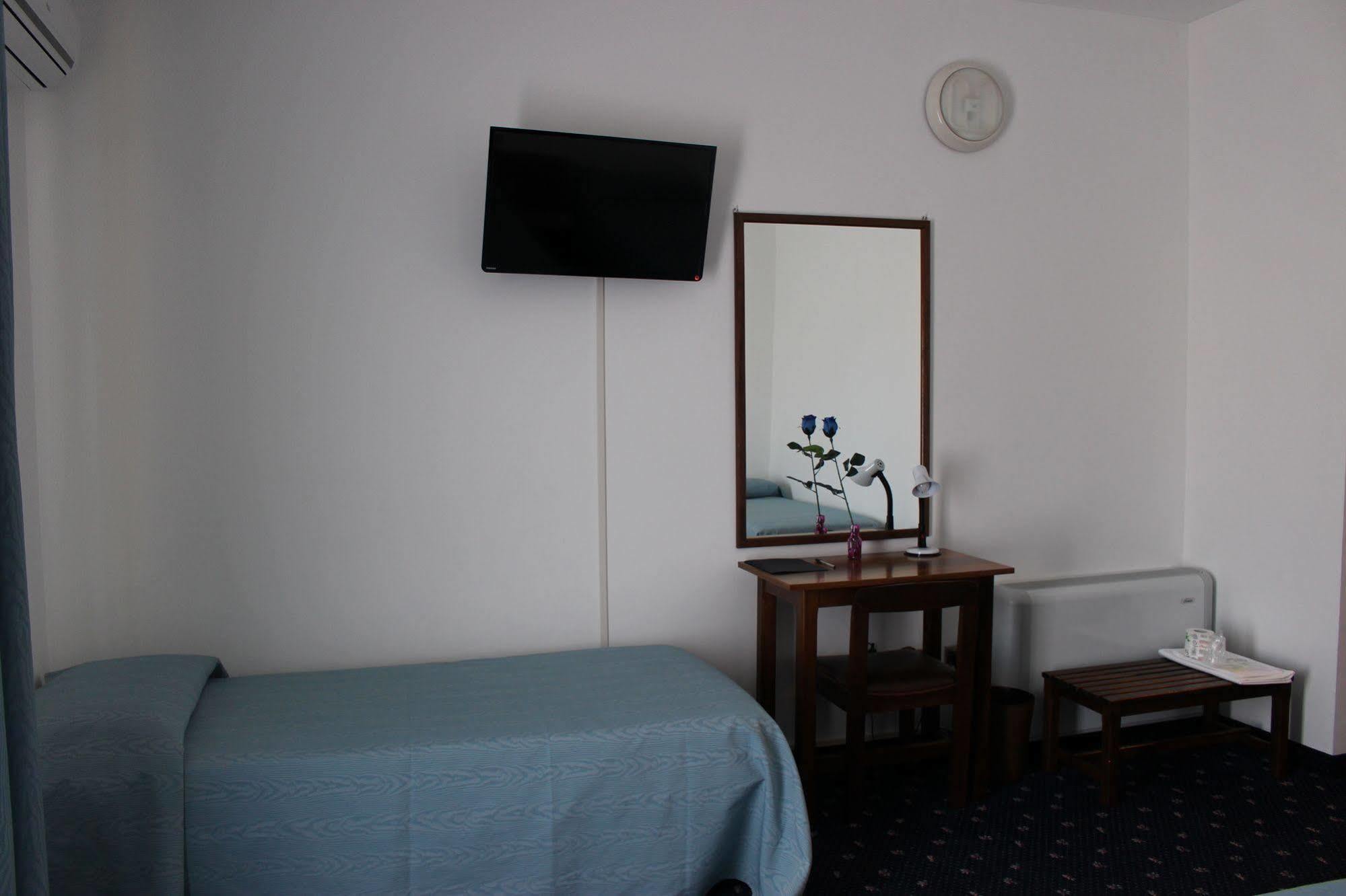 Hotel Pinolo غوبيو المظهر الخارجي الصورة